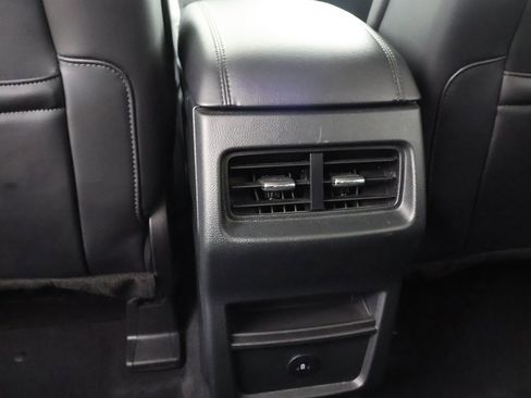 Used 2024 Ford Edge SEL image 47