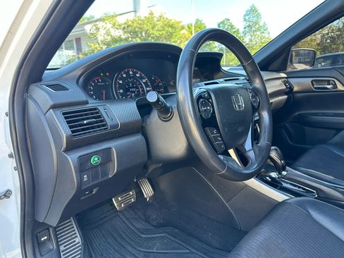 Used 2017 Honda Accord Sport image 10