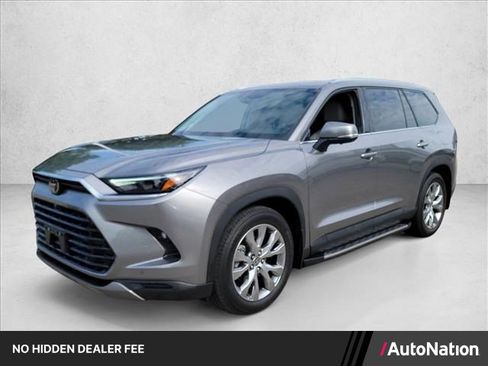 Used 2025 Toyota Grand Highlander FWD image 1