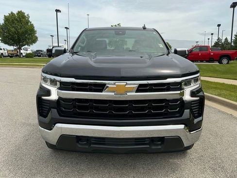 Used 2023 Chevrolet Silverado 1500 LT AWD/4WD image 9