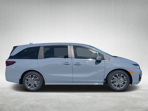 New 2026 Honda Odyssey Touring image 2