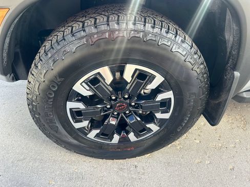 Used 2023 Nissan Frontier PRO-4X w/ Pro Convenience Package AWD/4WD image 16