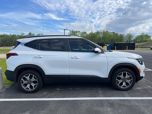 Used 2022 Kia Seltos EX image 5