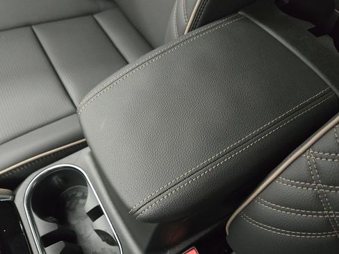 New 2026 GMC Canyon Denali w/ LPO, Denali Black Edition image 29