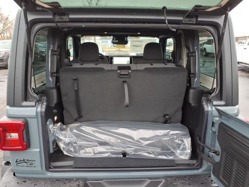 New 2026 Jeep Wrangler Rubicon AWD/4WD image 11