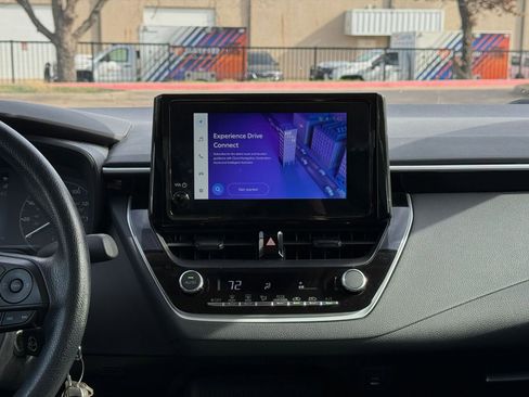 Used 2025 Toyota Corolla LE image 18