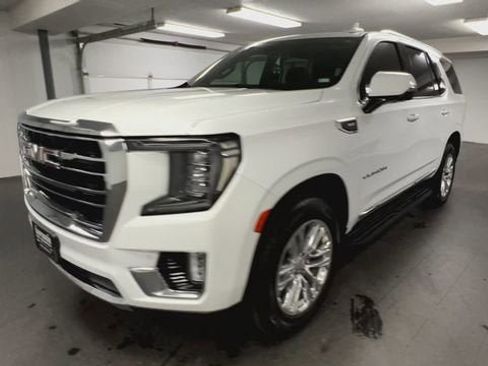 Certified 2022 GMC Yukon SLT w/ SLT Premium Package AWD/4WD image 4
