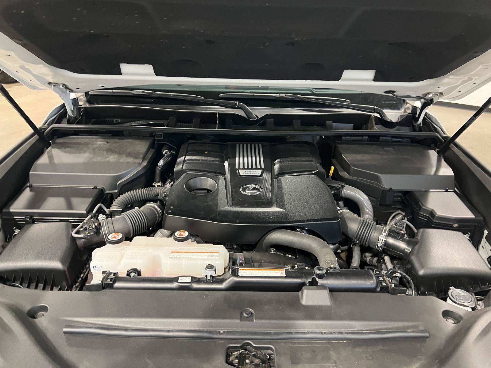 Used 2024 Lexus LX 600 F Sport AWD/4WD image 48