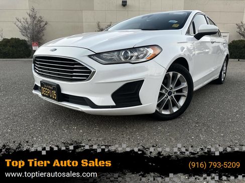 Used 2020 Ford Fusion SE image 1