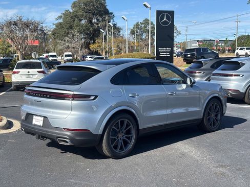 Certified 2026 Porsche Cayenne Coupe AWD/4WD image 9