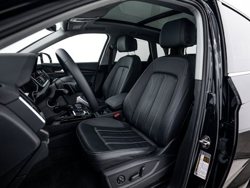 Certified 2023 Audi Q5 2.0T Premium w/ Convenience Package image 12