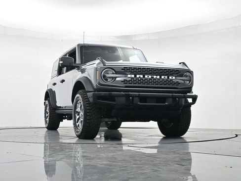 Used 2025 Ford Bronco Badlands image 34