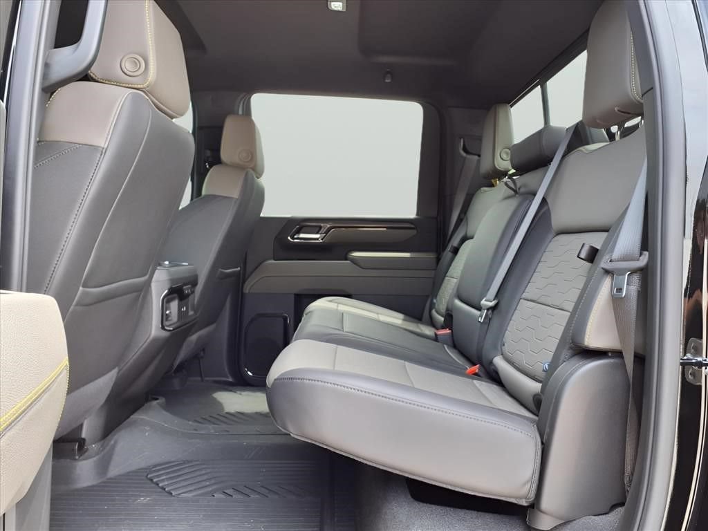 Certified 2025 Chevrolet Silverado 2500 ZR2 AWD/4WD image 16