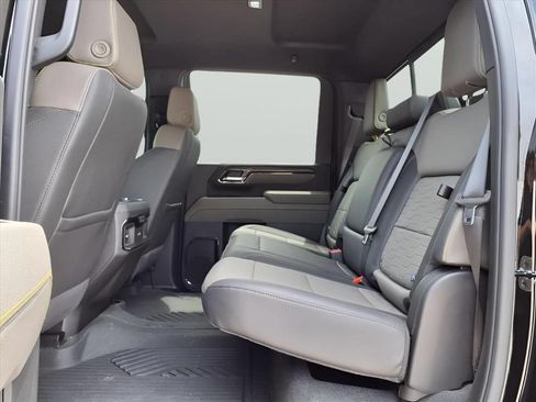 Certified 2025 Chevrolet Silverado 2500 ZR2 AWD/4WD image 16
