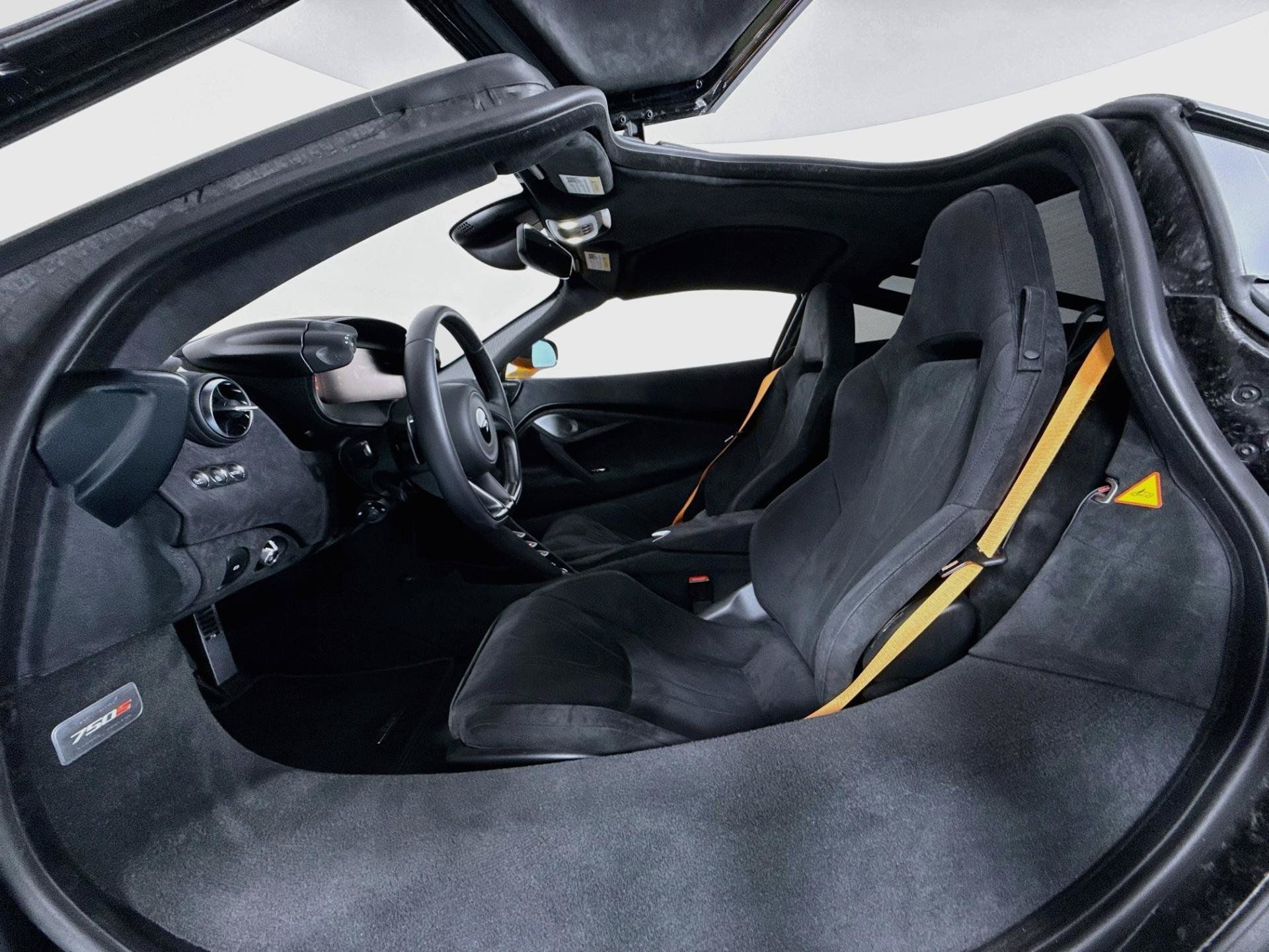 Used 2025 McLaren 750S RWD image 11