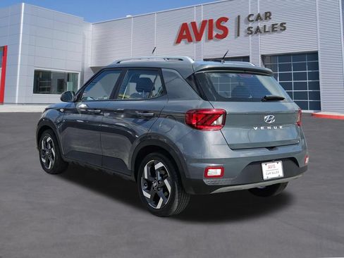 Used 2025 Hyundai Venue SEL FWD image 9