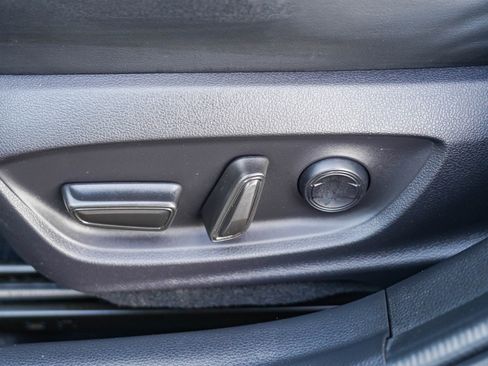 Used 2023 Toyota Prius XLE image 22