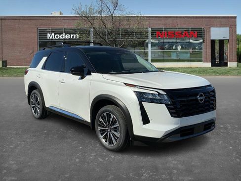 New 2026 Nissan Pathfinder Platinum image 5