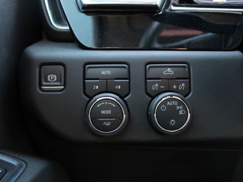 Used 2021 Chevrolet Silverado 1500 LTZ image 19