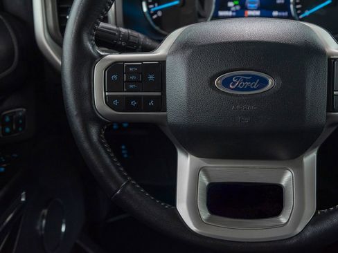 Used 2024 Ford Expedition XLT image 27