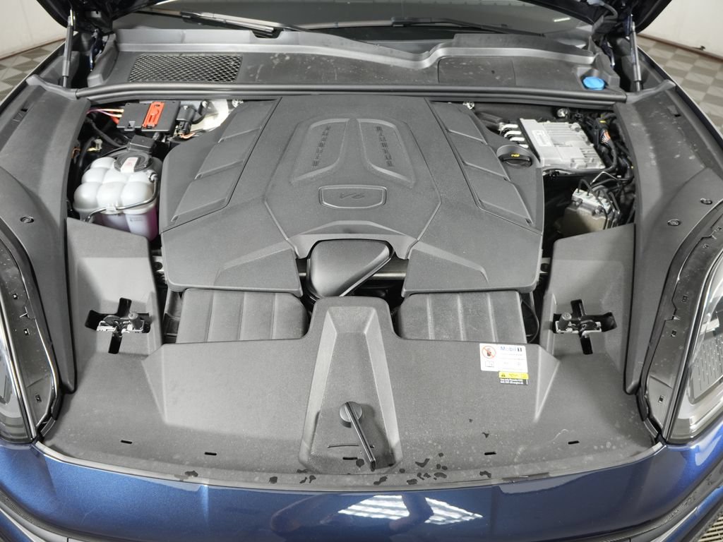 Certified 2024 Porsche Cayenne AWD/4WD image 47