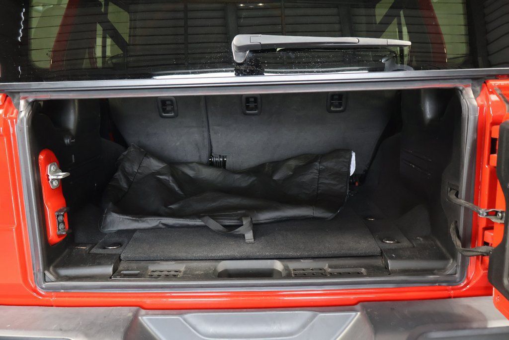 Used 2020 Jeep Wrangler Unlimited Sahara AWD/4WD image 13