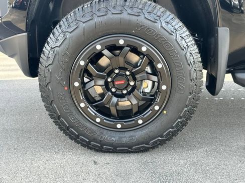 New 2025 Nissan Frontier SV w/ SV Convenience Package image 38