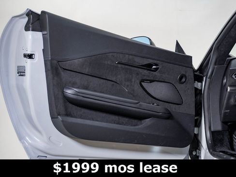 Used 2025 Aston Martin V8 Vantage Coupe image 31