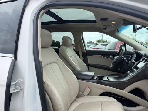 Used 2019 Lincoln Nautilus Reserve AWD/4WD image 25