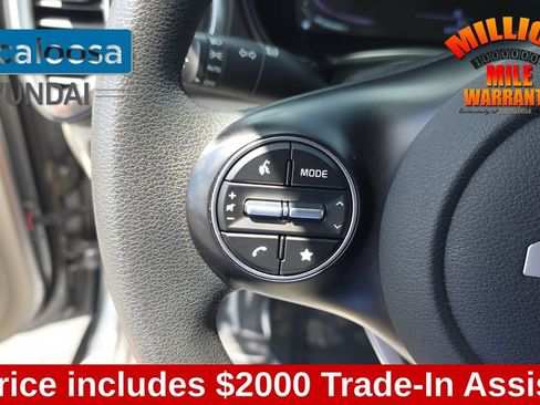 Used 2023 Kia Soul LX w/ Option Group 015 FWD image 17