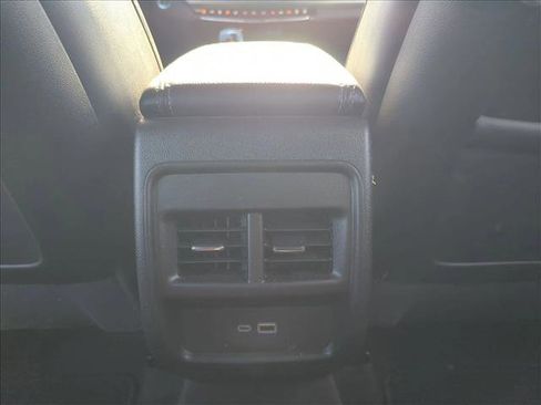 Used 2025 Cadillac XT4 Premium Luxury image 15