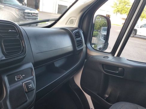 Used 2025 RAM ProMaster 2500 w/ U-Haul Equipment Group FWD image 19