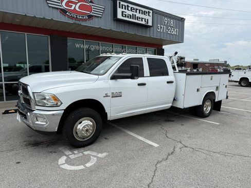 Used 2018 RAM 3500 Tradesman w/ Chrome Appearance Group AWD/4WD image 2