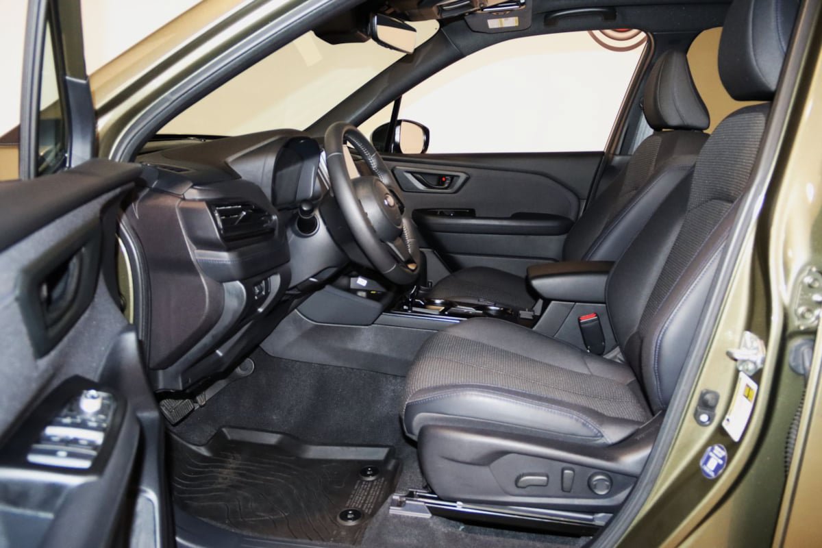 Used 2026 Subaru Forester Premium AWD/4WD image 32