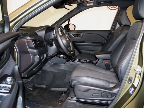 Used 2026 Subaru Forester Premium AWD/4WD image 32