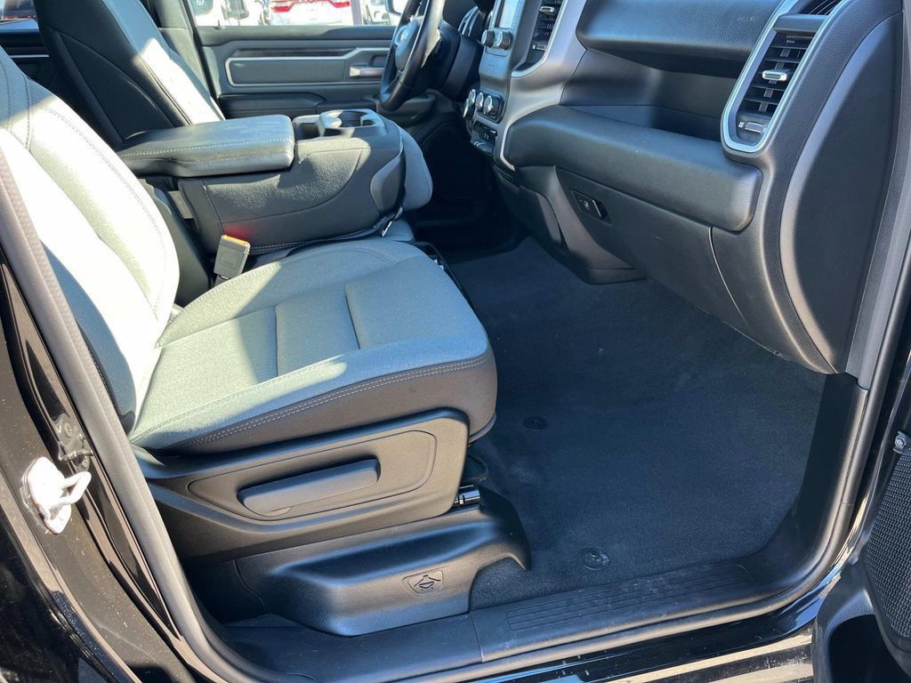 Used 2022 RAM 1500 Big Horn AWD/4WD image 13