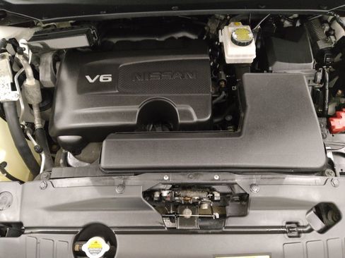 Used 2020 Nissan Pathfinder SL FWD image 31