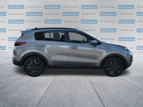 Used 2022 Kia Sportage Nightfall Edition image 4