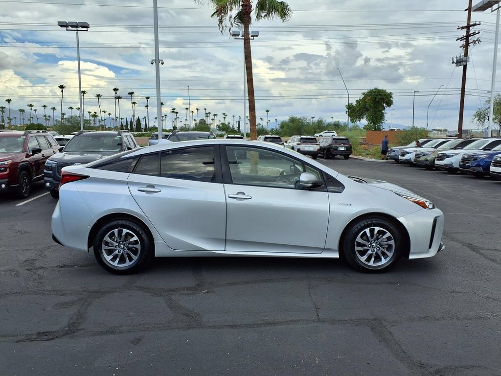 Used 2019 Toyota Prius Limited w/ Premium Convenience Package FWD image 9