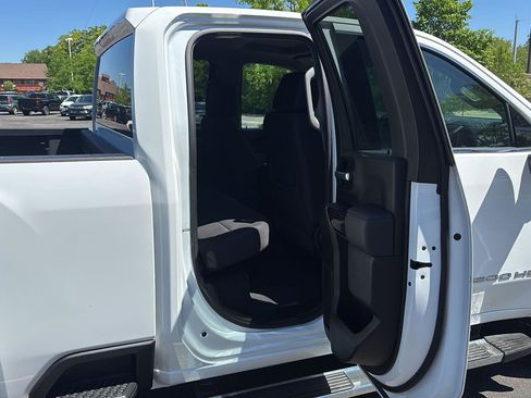 Used 2023 GMC Sierra 2500 SLE w/ SLE Convenience Package AWD/4WD image 16