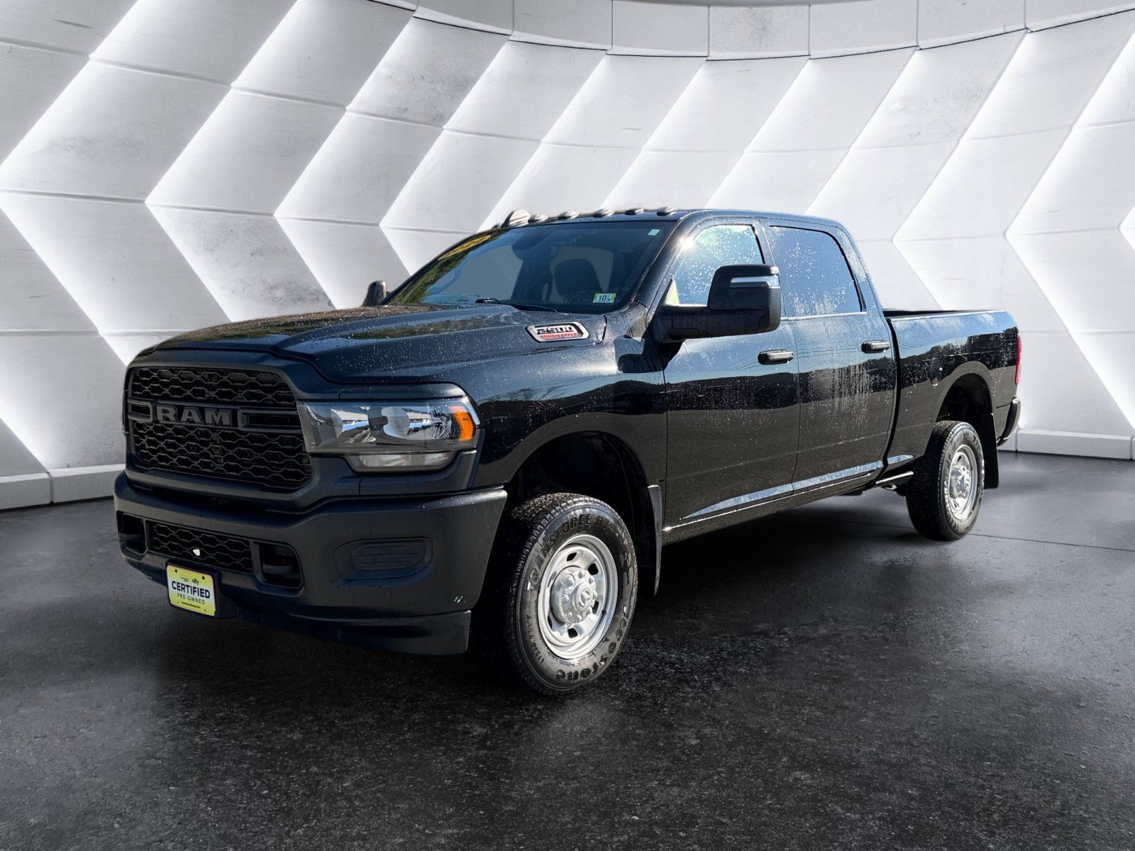 Used 2024 RAM 2500 Tradesman AWD/4WD image 1