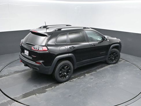 Used 2019 Jeep Cherokee Trailhawk w/ Cold Weather Group image 36