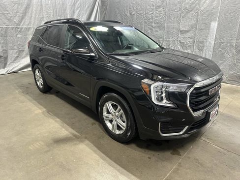 Used 2023 GMC Terrain SLE w/ Driver Convenience Package FWD image 1