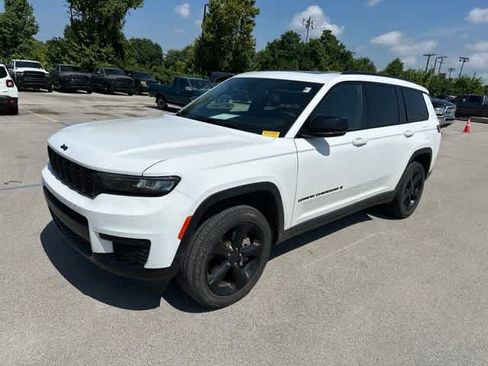 Used 2023 Jeep Grand Cherokee L Laredo AWD/4WD image 13
