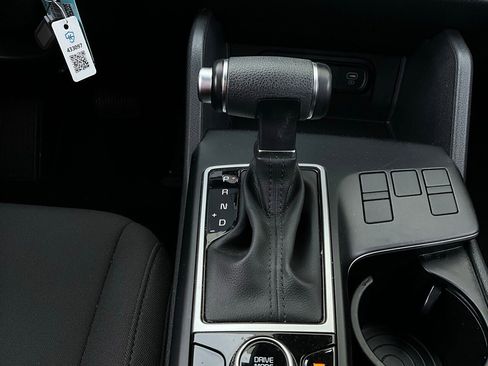 Used 2025 Kia Sportage LX image 22