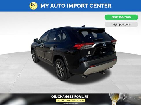 Used 2022 Toyota RAV4 Limited AWD/4WD image 4