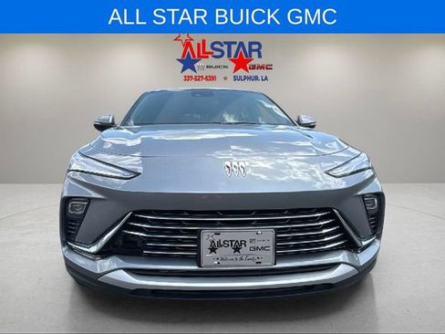 Used 2025 Buick Envista Preferred w/ Convenience I Package image 2