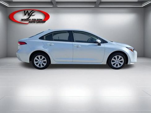 Used 2025 Toyota Corolla LE w/ Convenience Package FWD image 3
