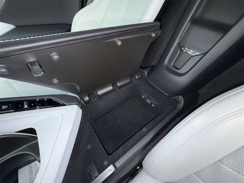 Used 2023 Chevrolet Corvette 2LT image 28