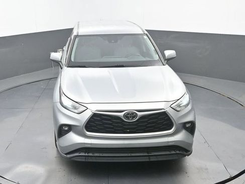 Used 2020 Toyota Highlander LE FWD image 14